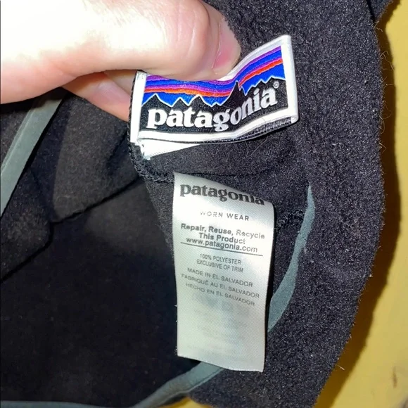 Black Patagonia Fleece Pullover with Gray Accents - Picture 4 of 6